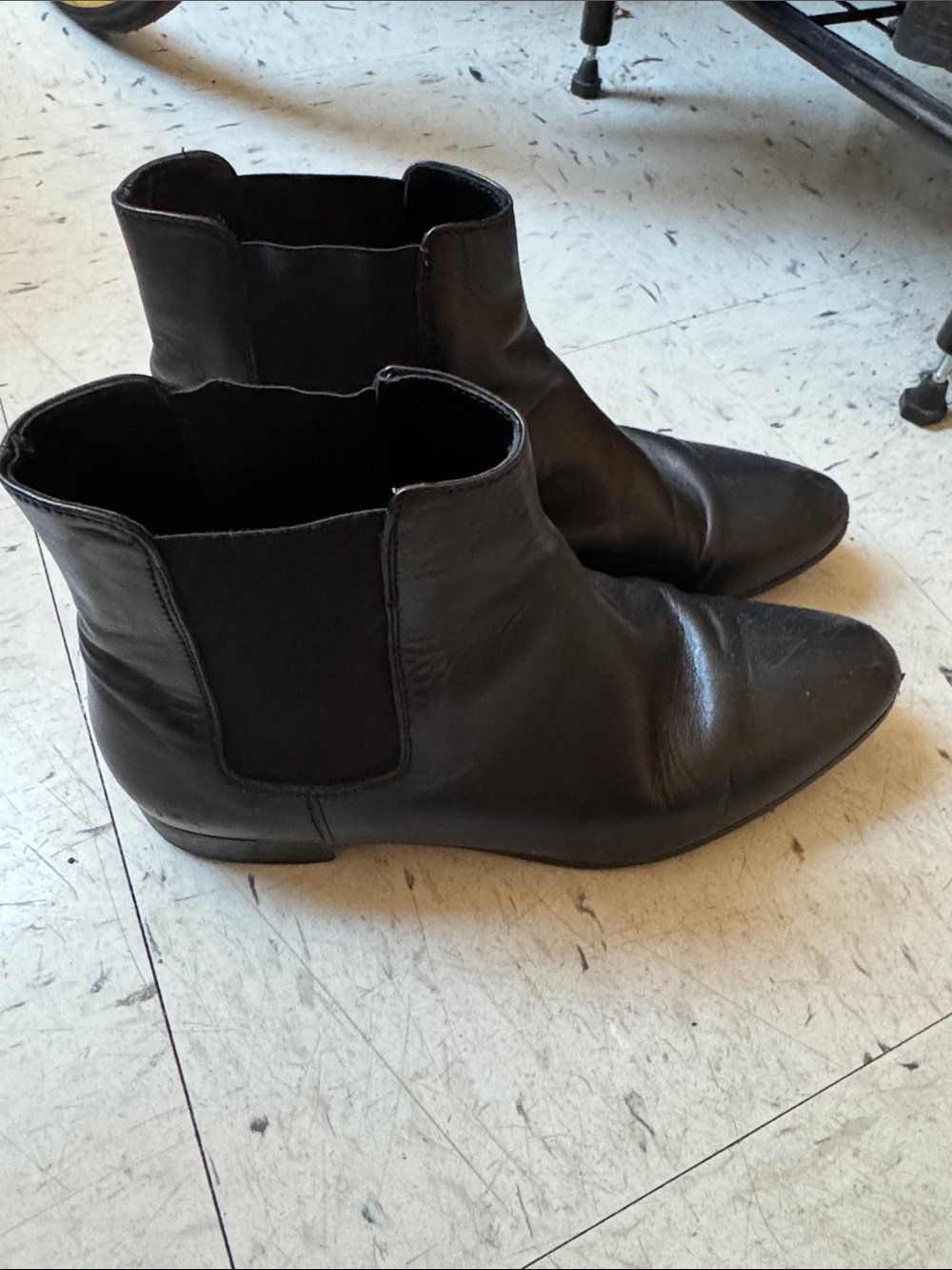 Men's Black Leather Chelsea Boots - Classic Slip-On Ankle Shoe - Picture 4 of 4